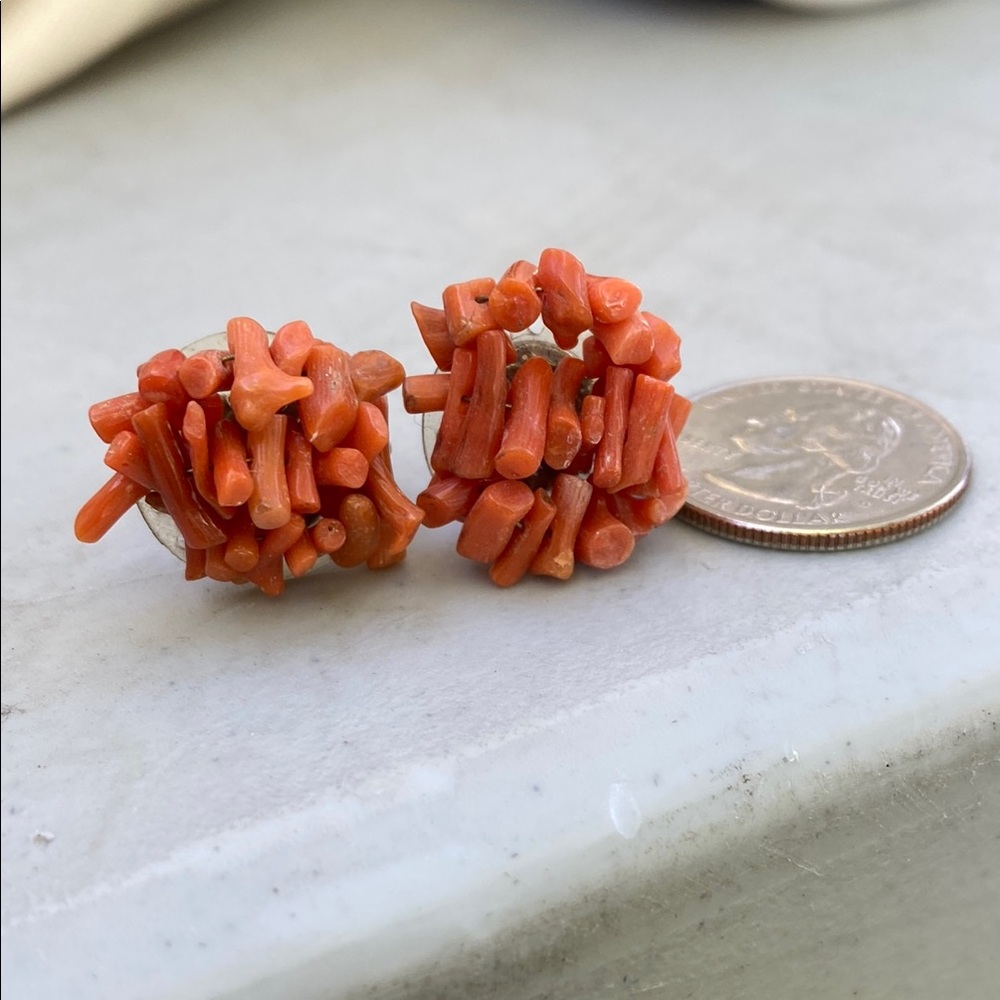 Vintage Coral Cluster clip on Earrings